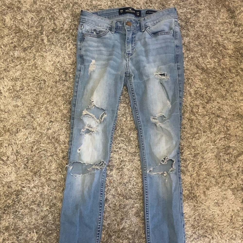 00R Hollister Distressed Jeans